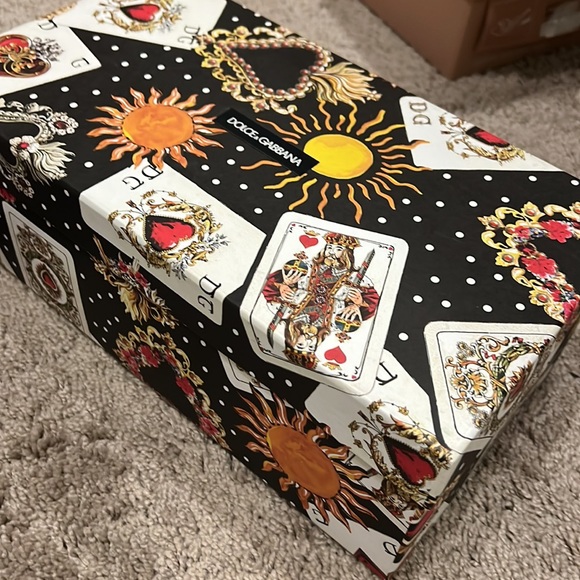 BNIB Dolce & Gabbana graffiti black leather pointy toe strap flats sandals shoes - Picture 7 of 7